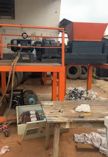 Shreder 810mm x 630mm