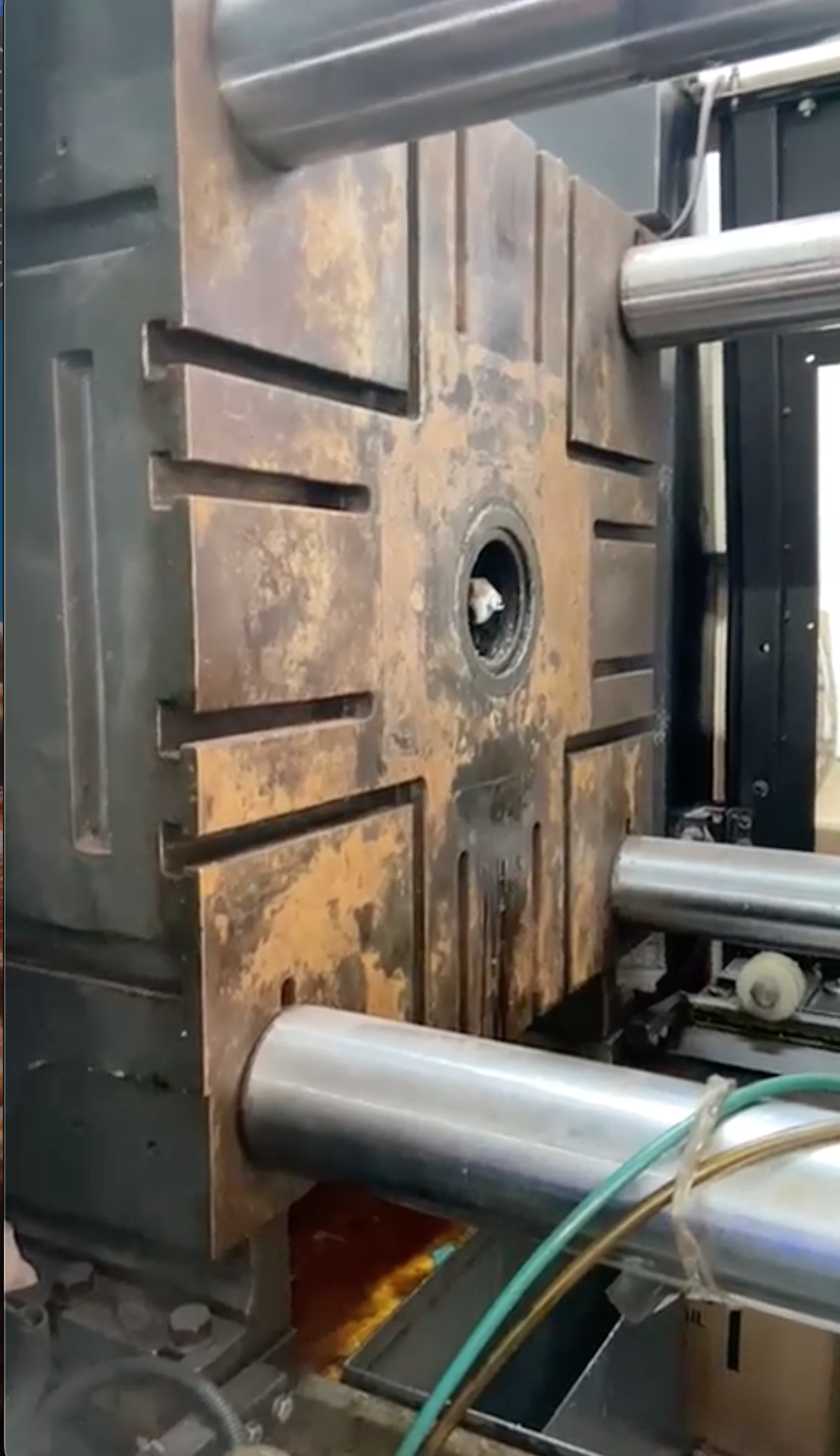 Injetora Marca Sandretto SB 790/220 Ton